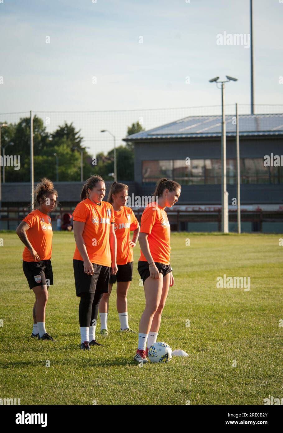 London Bees s'entraîne sur le terrain d'entraînement Hive à Harrow, équipe féminine de football. Banque D'Images