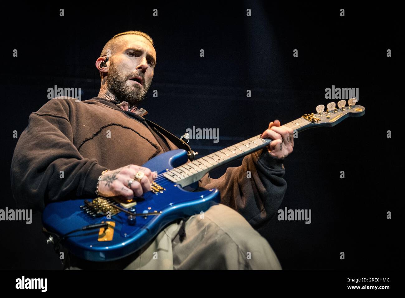 Odense, Danemark. 23rd, juin 2023. Le groupe pop rock américain Maroon 5 donne un concert live lors du festival de musique danois Tinderbox 2023 à Odense. Ici, le chanteur et musicien Adam Levine est vu en direct sur scène. (Crédit photo : Gonzales photo - Thomas Rasmussen). Banque D'Images