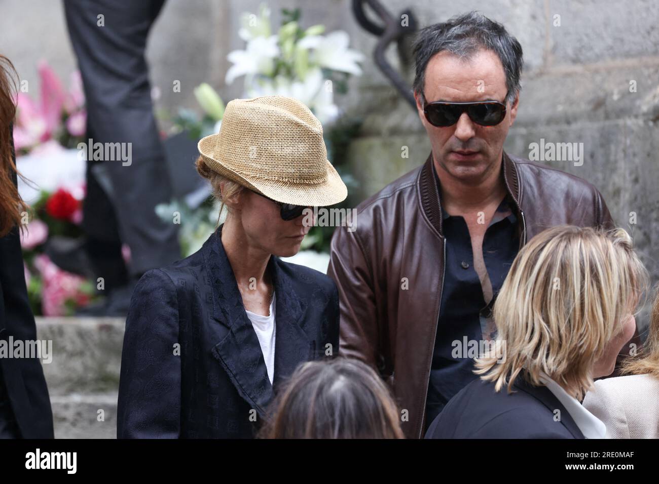 Paris, France. 24 juillet 2023. Vanessa Paradis et son mari le réalisateur français Samuel Benchetrit lors des funérailles à l'église Saint-Roch à Paris, le 24 juillet 2023, de la chanteuse et actrice britannique Jane Birkin, décédée le 16 juillet 2023 à Paris à l'âge de 76 ans. Photo de Nasser Berzane/ABACAPRESS.COM crédit : Abaca Press/Alamy Live News Banque D'Images