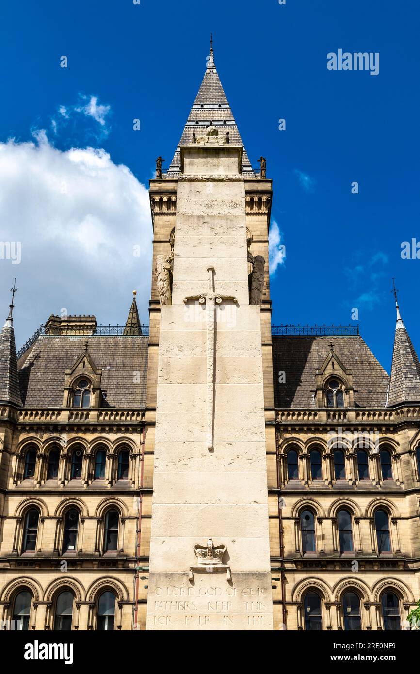 Mémorial du cénotaphe de Manchester devant l'hôtel de ville de Manchester, St Peter's Square, Manchester, Angleterre, Royaume-Uni Banque D'Images