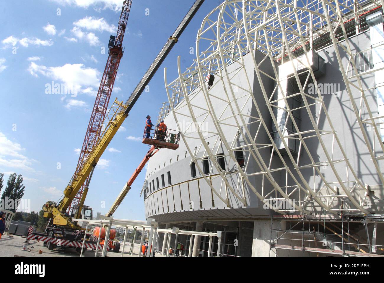 Cracovie. Cracovie. Pologne. Site de construction d'arénas de sports et de divertissement. Grues et machinerie lourde. Banque D'Images