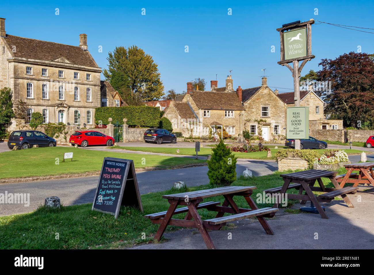 Le village pittoresque de Biddestone dans les Cotswolds, en Angleterre en été où Agatha raisin a été filmé Banque D'Images