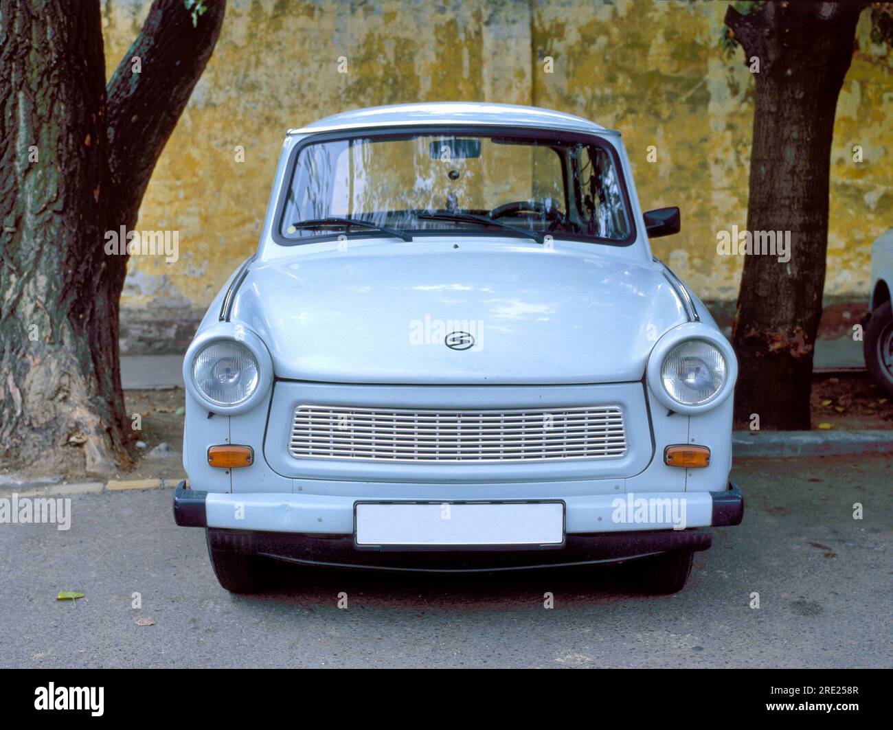 BUDAPEST, HONGRIE - 16 AOÛT 2016 : Trabant 601 Universal, une voiture ancienne garée dans la rue. Célèbre voiture a été produite en Allemagne de l'est communiste en y Banque D'Images