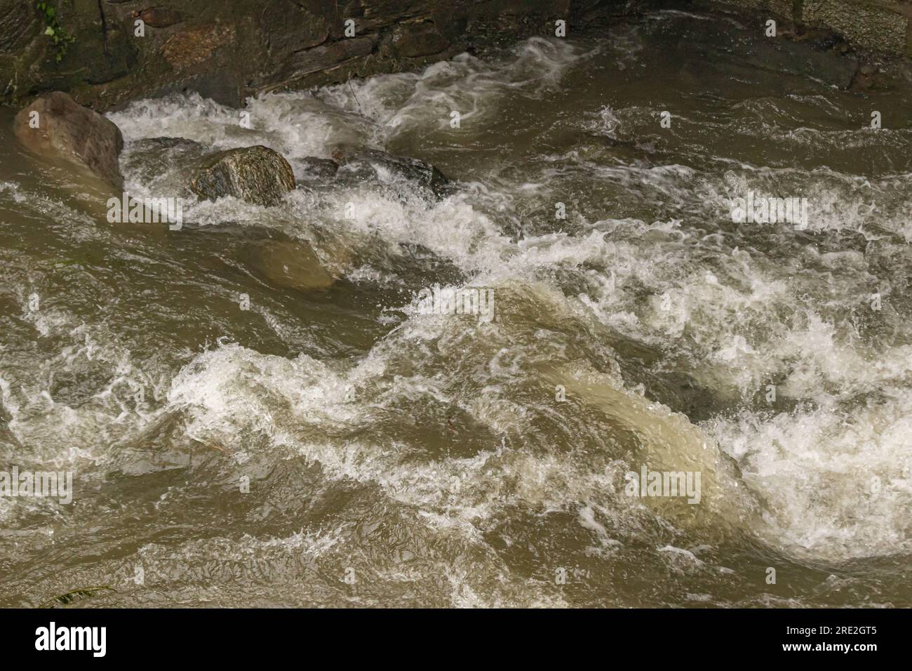 Torrent du Piémont en inondation Banque D'Images