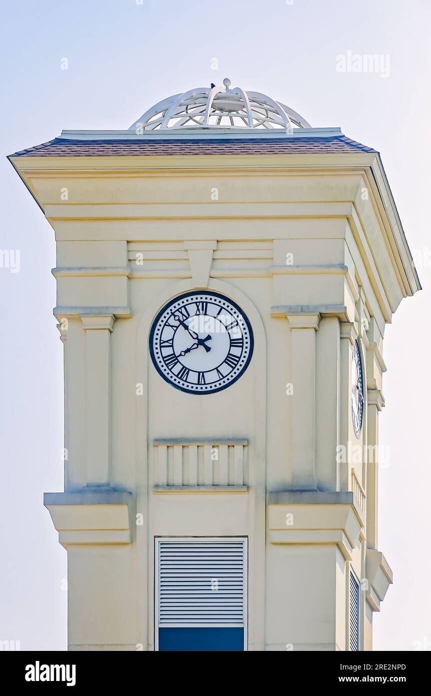 La tour de l'horloge du Bishop State Community College est photographiée, le 27 juin 2023, à Mobile, en Alabama. Le Bishop State Community College a été fondé en 1927. Banque D'Images