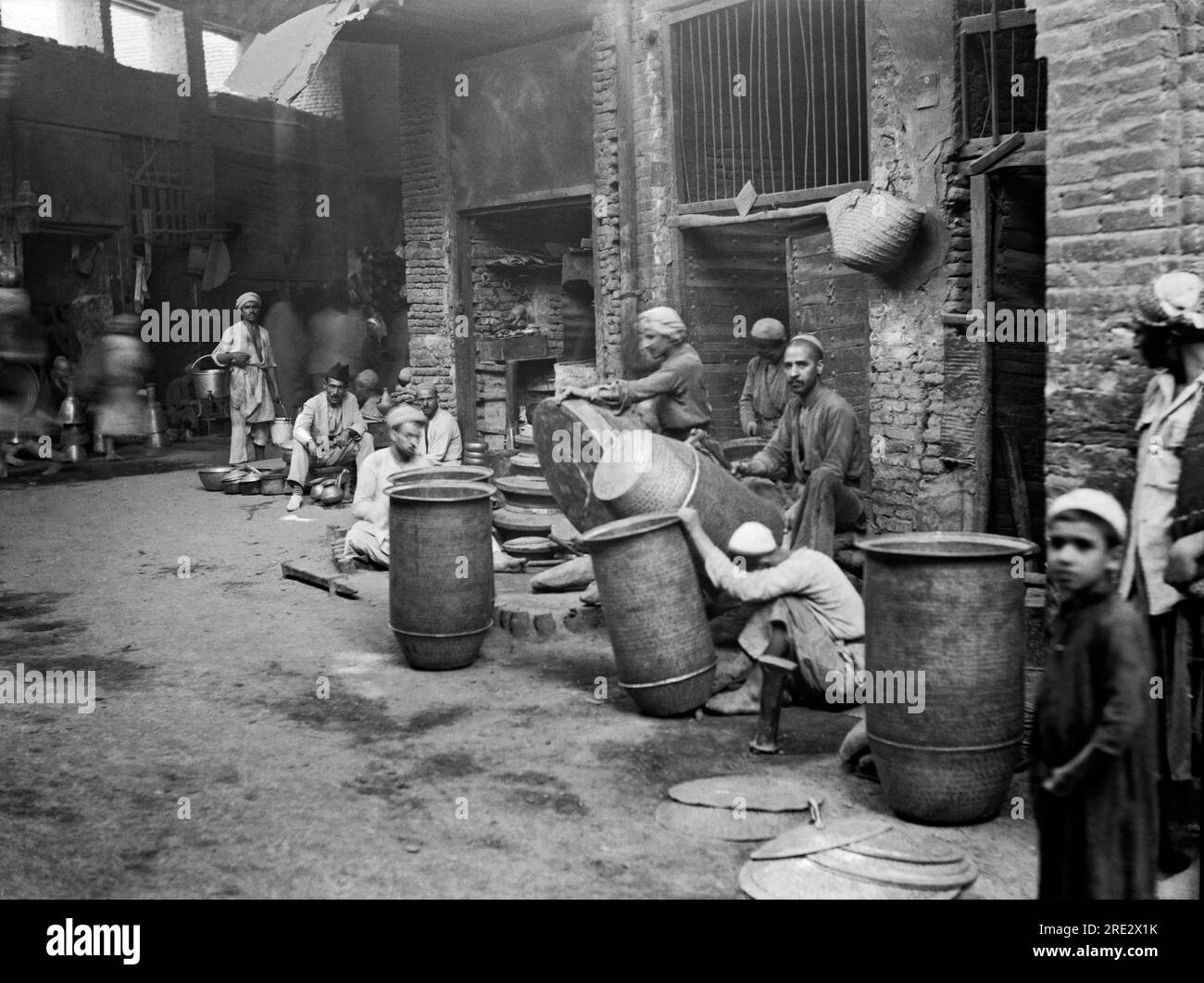 Bagdad, Irak 1932 scène de rue à Bagdad. Banque D'Images