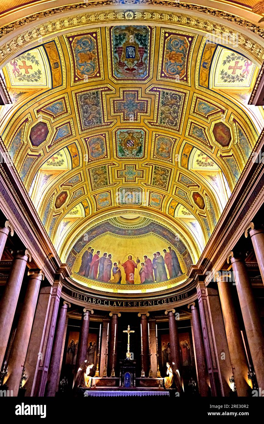 Plafond voûté de la cathédrale Saint Pierre de Rennes Bretagne France Banque D'Images