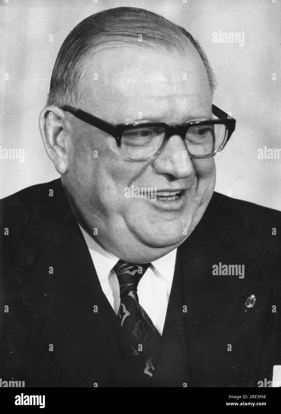 Wiederkehr, Gustav, 20.10.1905 - 1,7.1972, homme d'affaires suisse et fonctionnaire du football, INFORMATION-AUTORISATION-DROITS-SUPPLÉMENTAIRES-NON-DISPONIBLE Banque D'Images