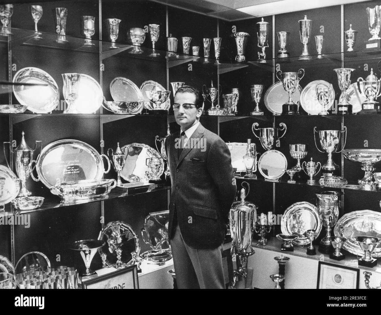 Winkler, Hans Guenter, 24.7.1926 - 9,7.2018, jockey de saut allemand, avec la collection de ses trophées, INFORMATIONS-DROITS-SUPPLÉMENTAIRES-NON-DISPONIBLES Banque D'Images