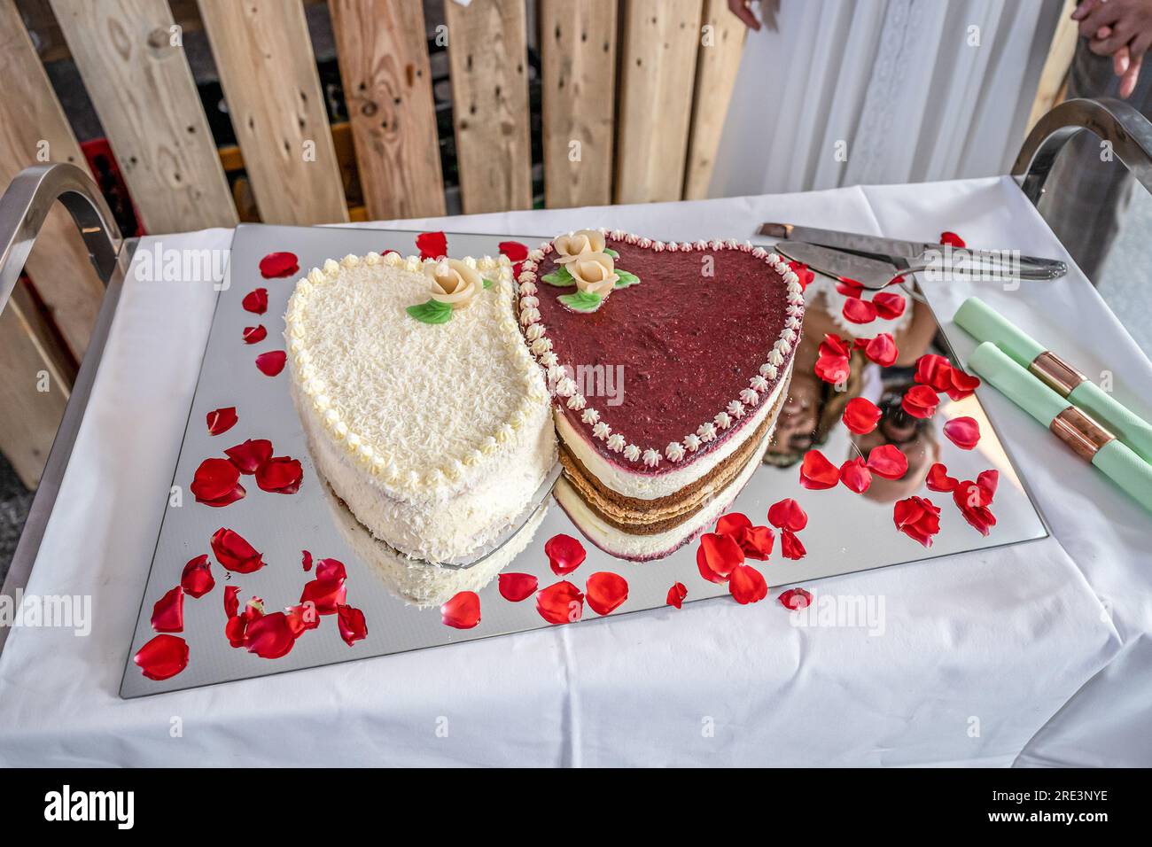 Élégante décoration de gâteau de mariage – Strass en cristal double cœur | Parfait pour les anniversaires de mariage