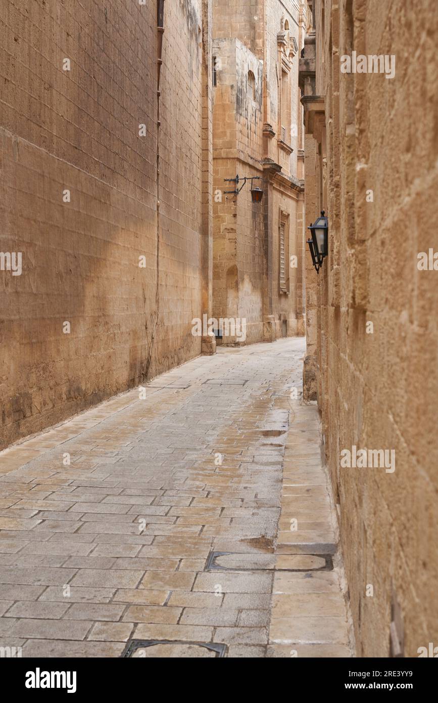 Rues étroites à l'intérieur de la ville fortifiée historique de Rabat à Malte Banque D'Images