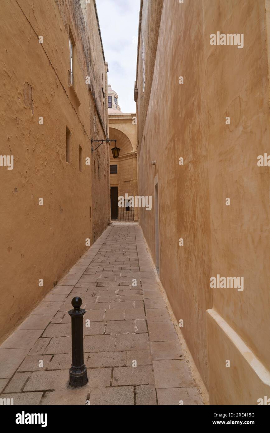 Rues étroites à l'intérieur de la ville fortifiée historique de Rabat à Malte Banque D'Images