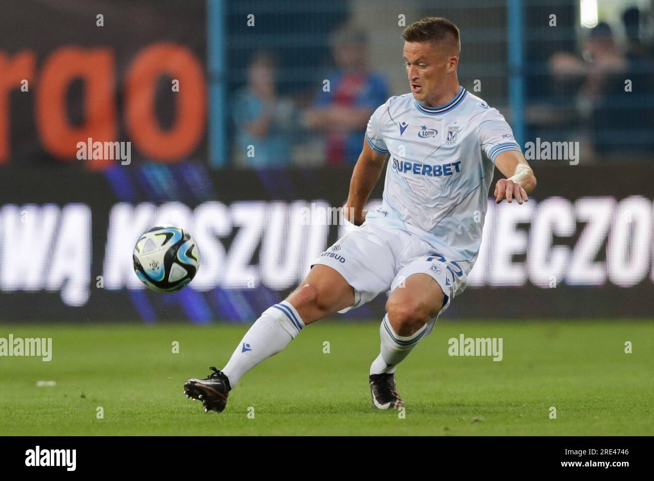 Gliwice, Pologne. 22 juillet 2023. Radoslaw Murawski de Lech Poznan vu en action lors du match de football polonais PKO Ekstraklasa League 2023/2024 entre Piast Gliwice et Lech Poznan au stade Muncipal de Gliwice. Score final ; Piast Gliwice 1:2 Lech Poznan. (Photo Grzegorz Wajda/SOPA Images/Sipa USA) crédit : SIPA USA/Alamy Live News Banque D'Images