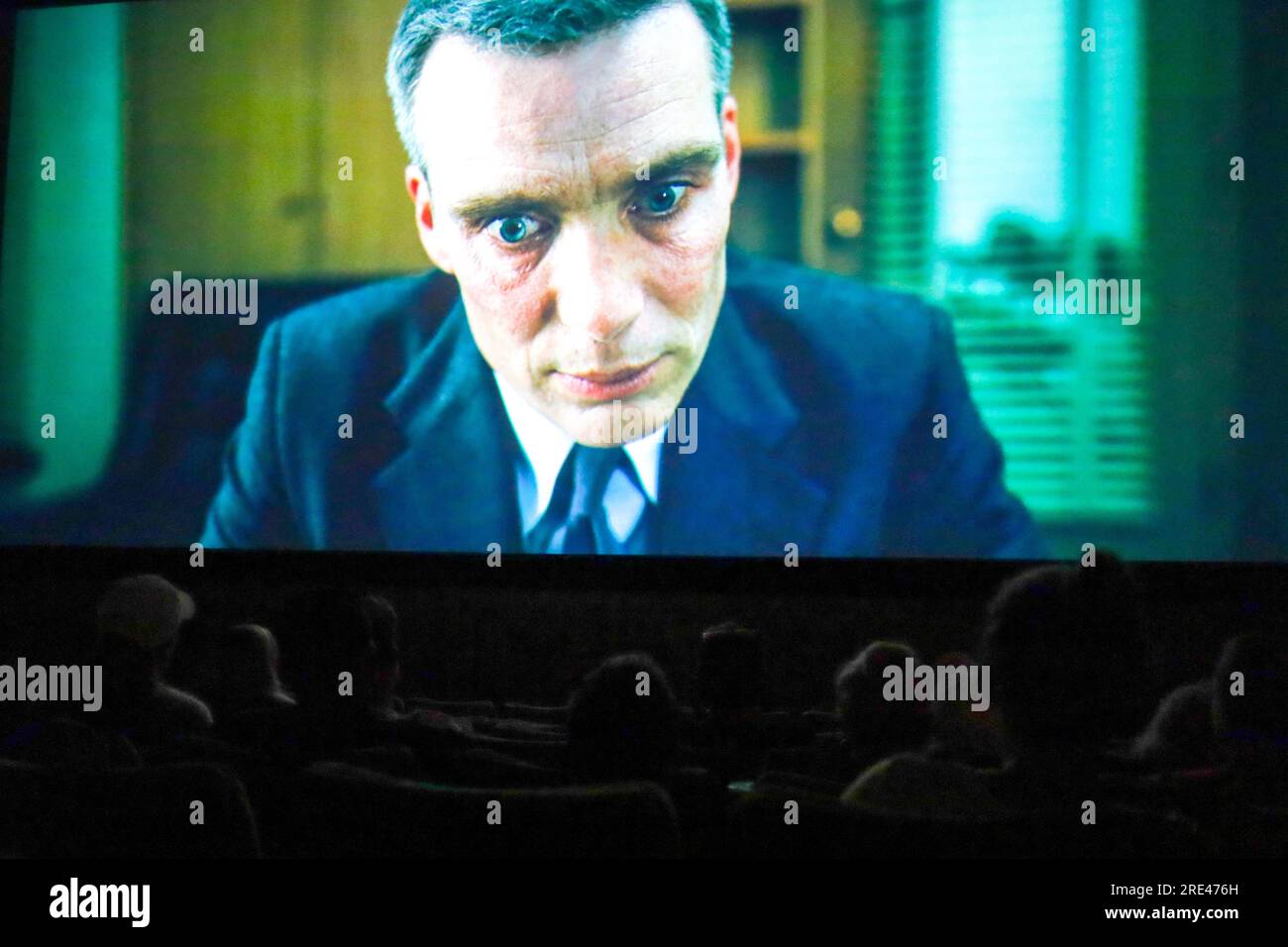 Santa Barbara, Californie, États-Unis 24 juillet 2023. Cillian Murphy joue Oppenheimer, le nom du film tant attendu qui a ouvert cette semaine au Paseo Nuevo Theater dans le centre-ville de Santa Barbara : (crédit image : © Amy Katz/ZUMA Press Wire) USAGE ÉDITORIAL SEULEMENT! Non destiné à UN USAGE commercial ! Banque D'Images