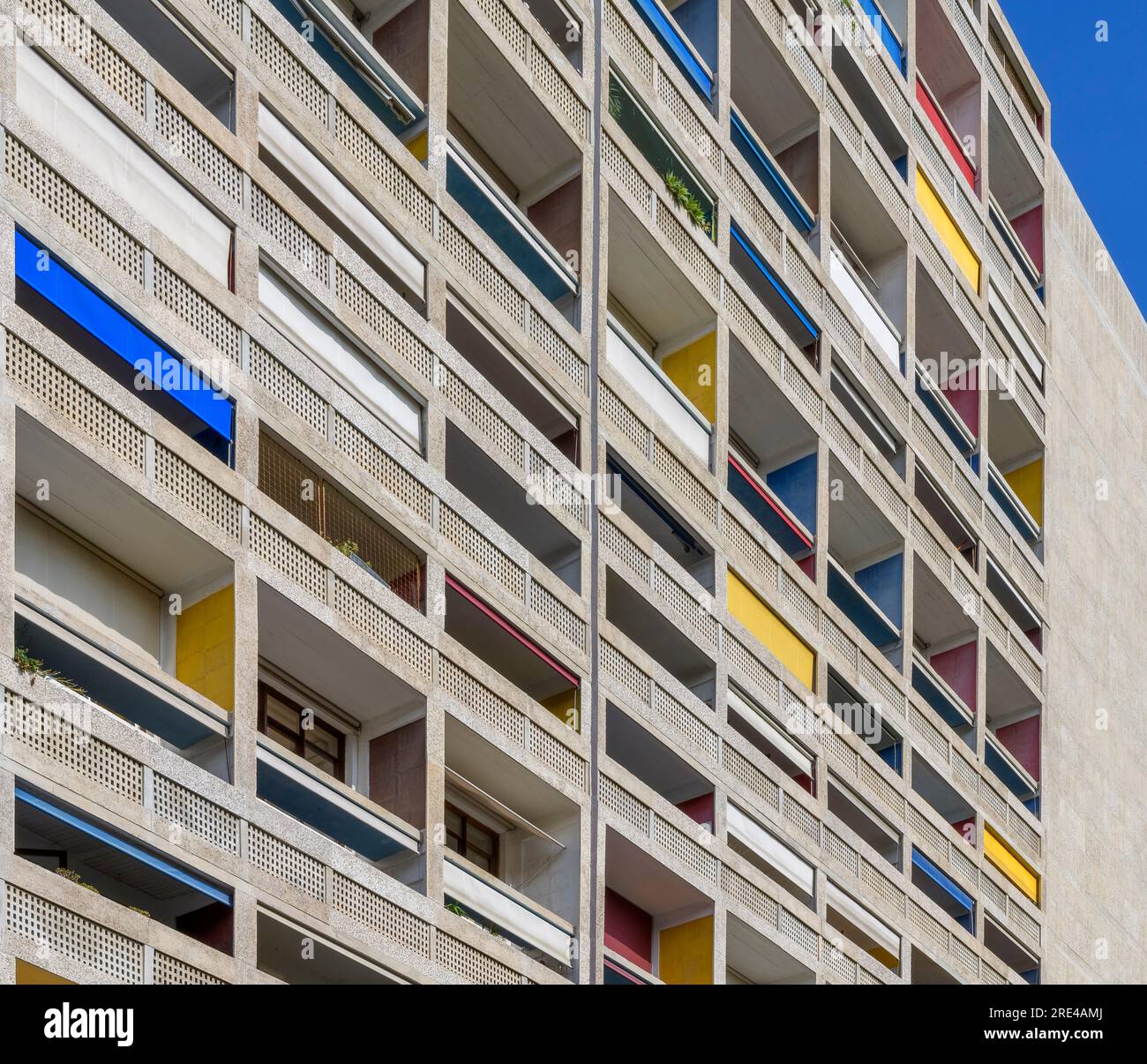 Un bâtiment classique du 20e siècle. Unité d'habitation de le Corbusier à Marseille. Le bâtiment est également connu sous le nom de Cité radieuse le Corbusier. Banque D'Images