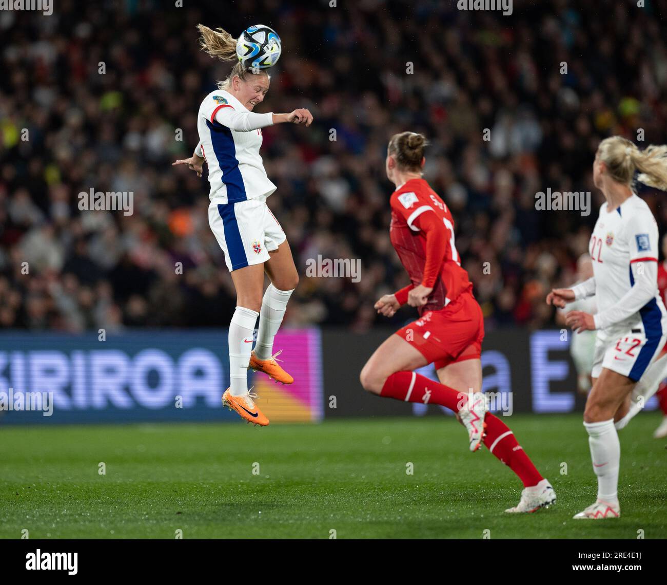 Hamilton, Nouvelle-Zélande. 25 juillet 2023. Hamilton, Nouvelle-Zélande, 25 juillet 2023 : Frida Maanum (18 Norvège) saute pour une tête lors du match de la coupe du monde féminine de football 2023 entre la Suisse et la Norvège au Waikato Stadium de Hamilton, Nouvelle-Zélande. (Ane Frosaker/SPP) crédit : SPP Sport Press photo. /Alamy Live News Banque D'Images