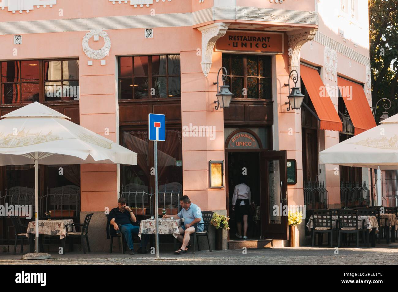 Un bâtiment de style vénitien orné à Plovdiv, en Bulgarie, abritant le restaurant italien Unico Banque D'Images