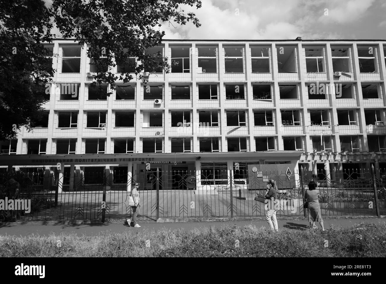ODESSA, UKRAINE -14 juillet 2023 : Guerre en Ukraine. Bâtiment civil détruit après une attaque à la roquette. Ruine la guerre contre l'Ukraine. Opération militaire spéciale russe Banque D'Images
