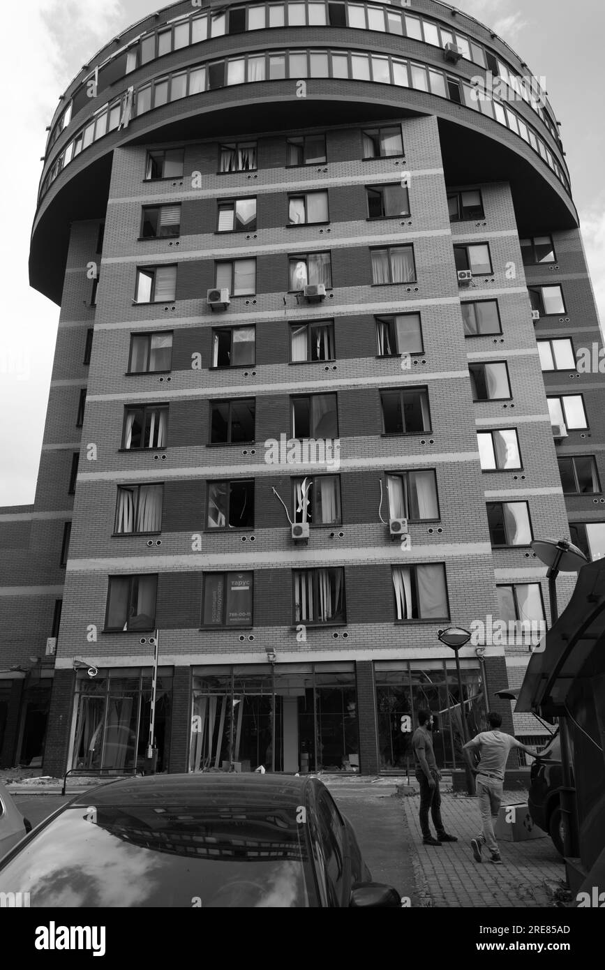 ODESSA, UKRAINE -14 juillet 2023 : Guerre en Ukraine. Bâtiment civil détruit après une attaque à la roquette. Ruine la guerre contre l'Ukraine. Opération militaire spéciale russe Banque D'Images