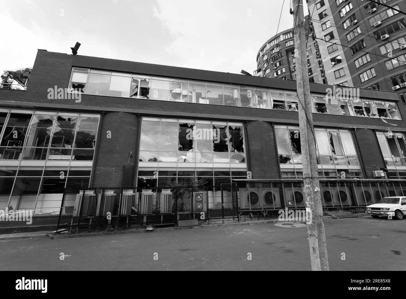 ODESSA, UKRAINE -14 juillet 2023 : Guerre en Ukraine. Bâtiment civil détruit après une attaque à la roquette. Ruine la guerre contre l'Ukraine. Opération militaire spéciale russe Banque D'Images