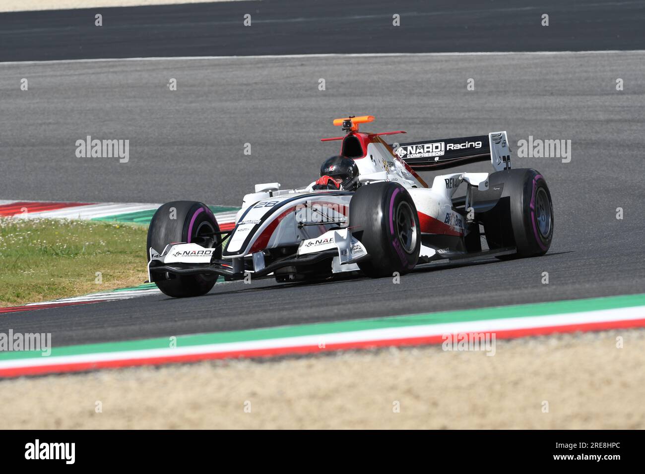 Scarperia, 9 avril 2021 : Dallara GP2 Formula pilotée par Unknown en action sur le circuit de Mugello lors des essais de BOSS GP Championship. Italie Banque D'Images