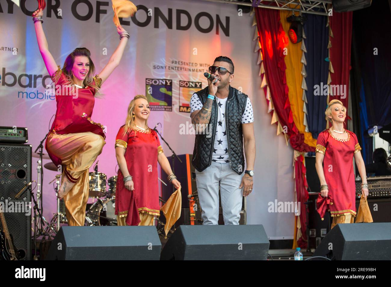 Artistes au Vaisakhi 2014 à Trafalgar Square - Londres Banque D'Images