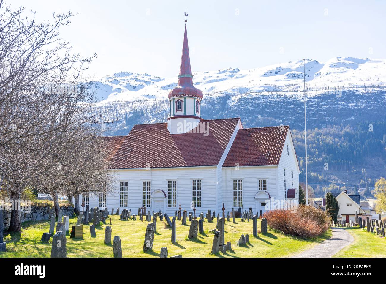 19e siècle Eid Kyrkje (église de l'Eid), Eidsgata, Nordfjordeid, comté de Vestland, Norvège Banque D'Images