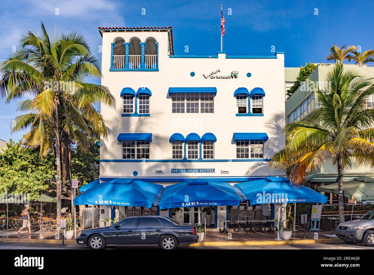 Miami, États-Unis - 20 août 2014 : façade de l'hôtel Shore Park au. Célèbre hôtel art déco avec larios sur la plage à Ocean Drive, South Beach, Miami. Banque D'Images