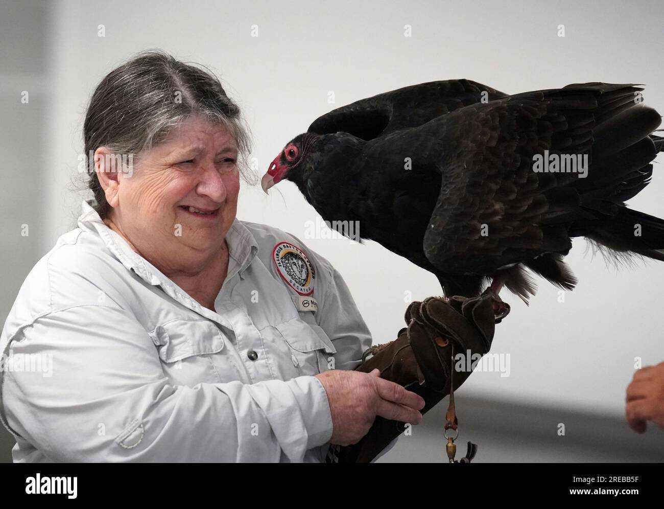 Illinois Raptor Center Decatur Il Fairmont City, États-Unis. 26 juillet 2023. Jane Seitz, directrice ...