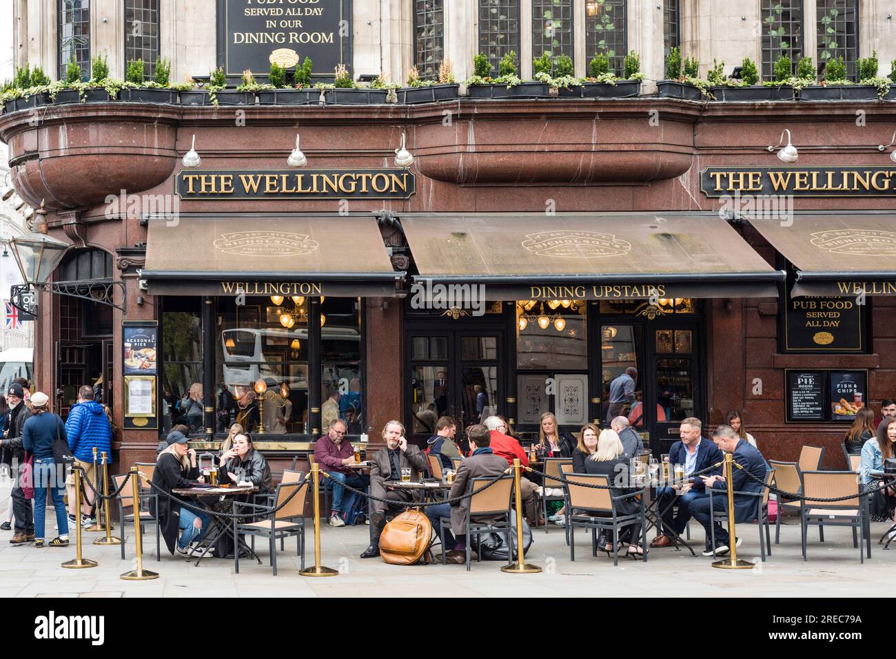 The Wellington Pub, The Strand, Londres, Royaume-Uni Banque D'Images