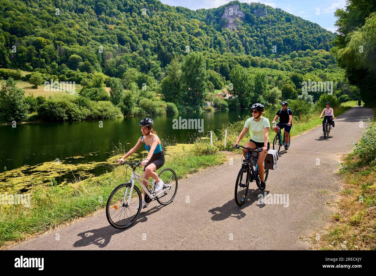 Velo le best sale long du rhone