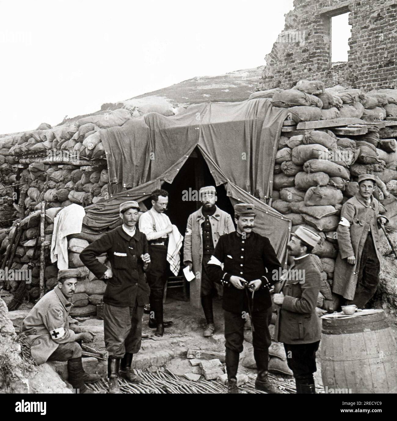 Premiere Guerre Mondiale, poste de secours un Ablain Saint Nazaire dans le Pas-de-Calais. Photographie, 1914-1918, Paris. Banque D'Images