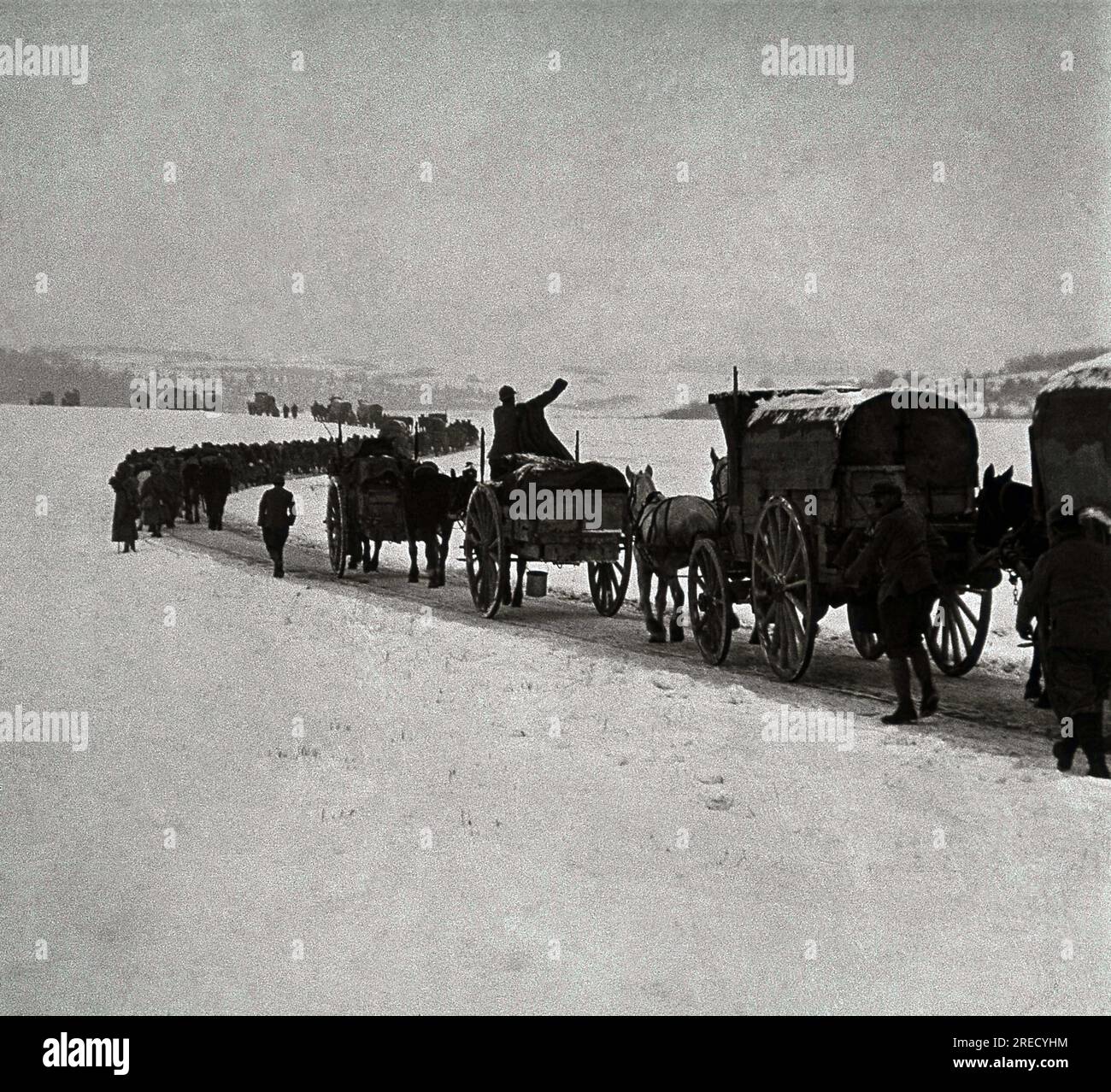 Premiere Guerre Mondiale, convoie de ravitaillement pour l'armee francaise a Verdun, durant l'hiver. Photographie, 1914-1918, Paris. Banque D'Images