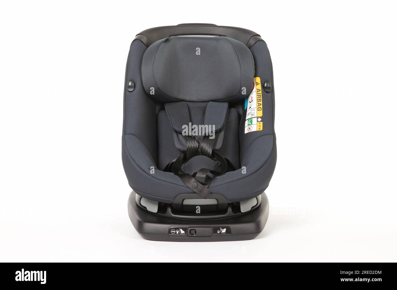 Siège de voiture de bébé isolé, sécurité pour le petit pendant le mouvement, plein cadre Banque D'Images