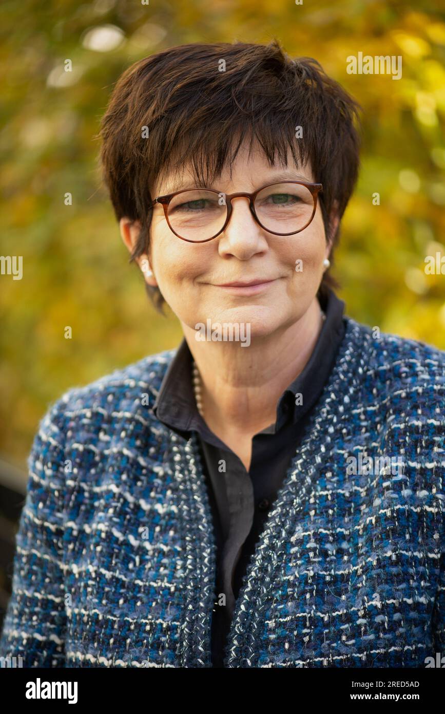 Frankfurt/main DEU, 21.10.2021 : Portraet Ursula Weidenfeld, née en 1962, est une journaliste d'affaires et auteure Banque D'Images