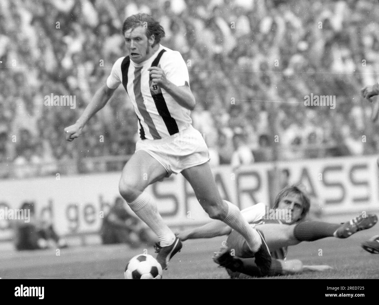 Finale de la coupe DFB 1973 : Borussia Mönchengladbach - 1. FC Köln 2:1 / action , duel [traduction automatique] Banque D'Images