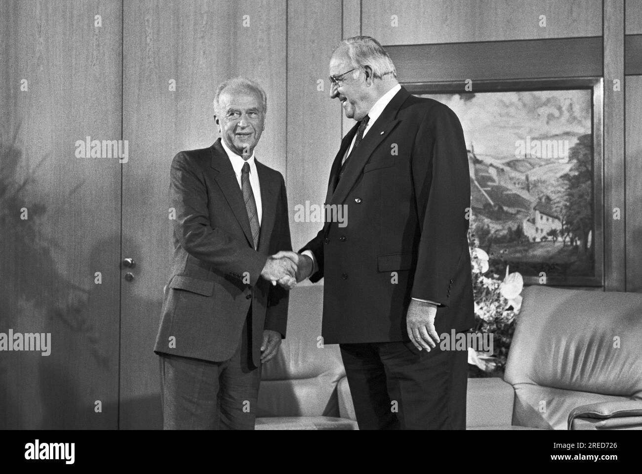 Allemagne, Bonn, 14/09/1992 Archive : 36-38-10 visite du Premier ministre israélien photo : le chancelier fédéral Helmut Kohl et le Premier ministre Itzhak Rabin [traduction automatique] Banque D'Images