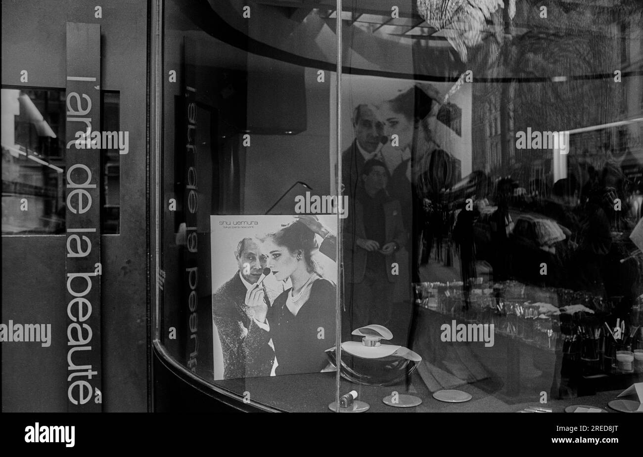 France, Paris, 24.03.1990, vitrine, art de beauté, magasin pour maquillage,  [traduction automatique] Photo Stock - Alamy