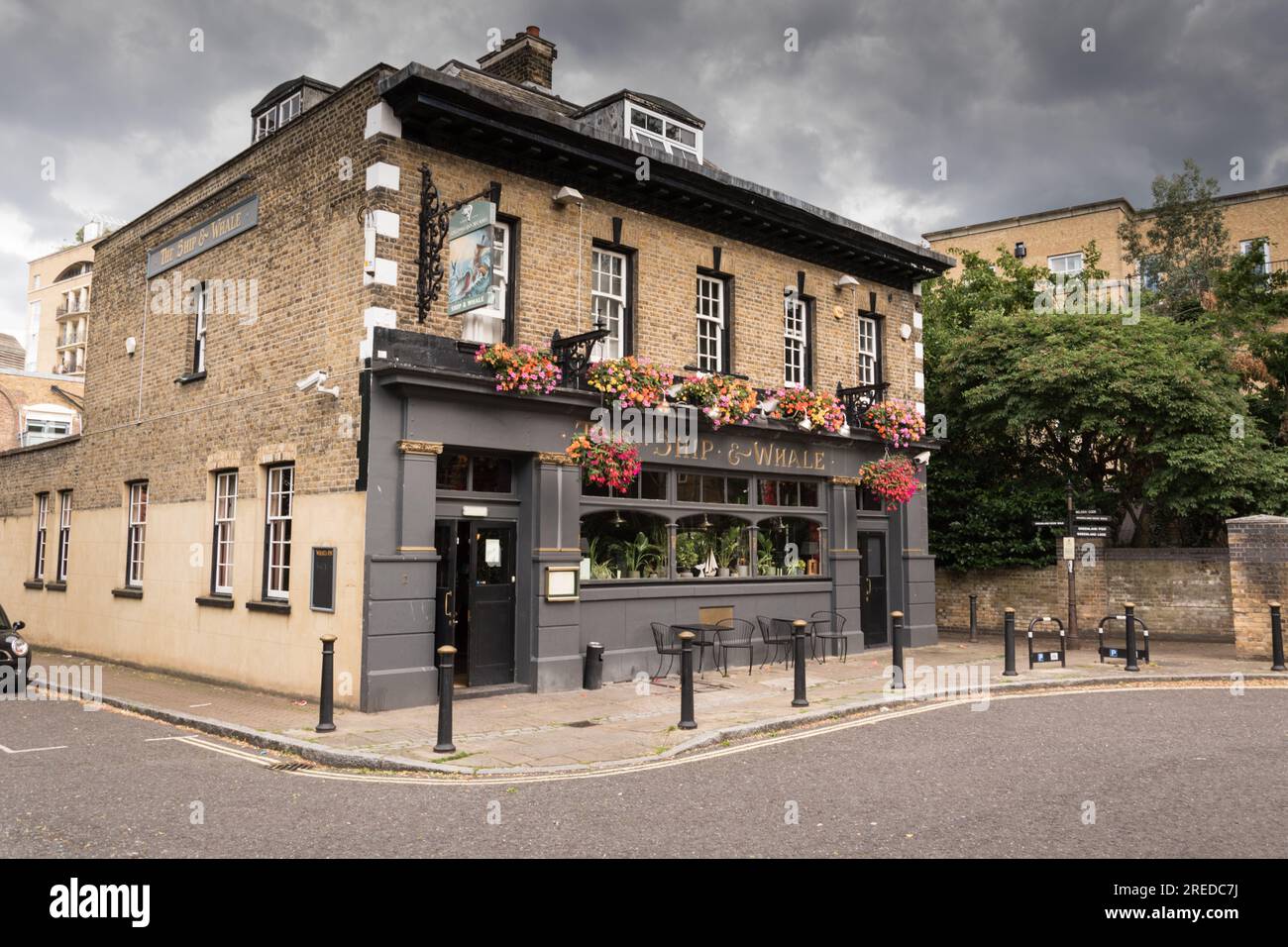 The Ship & Whale public House, Gulliver Street, Surrey Quays, Rotherhithe, Bermondsey, Londres, SE16, Royaume-Uni Banque D'Images