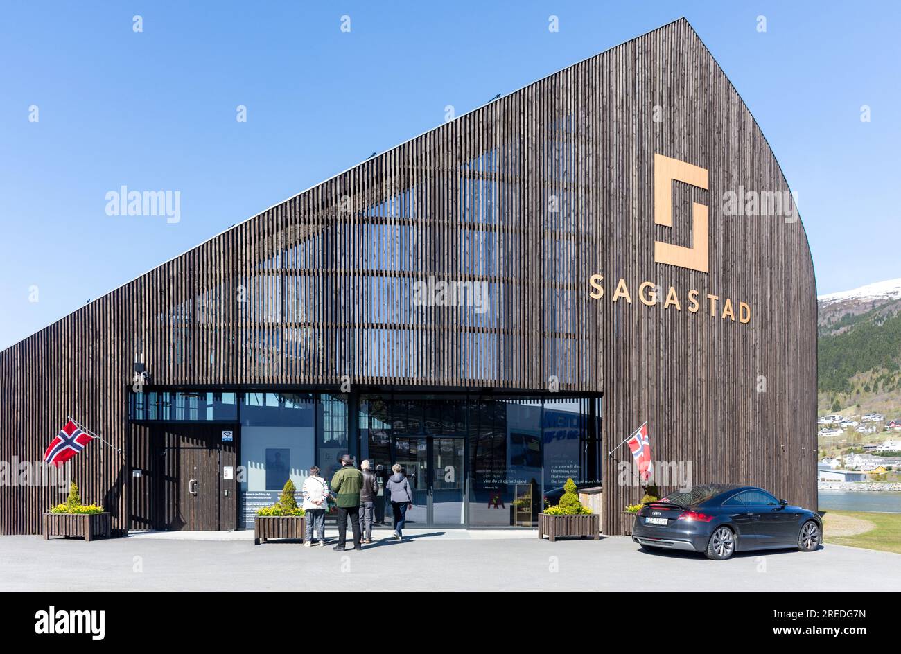 Entrée au Sagastad Vikingcenter (musée des navires viking), Sjøgata, Nordfjordeid, comté de Vestland, Norvège Banque D'Images