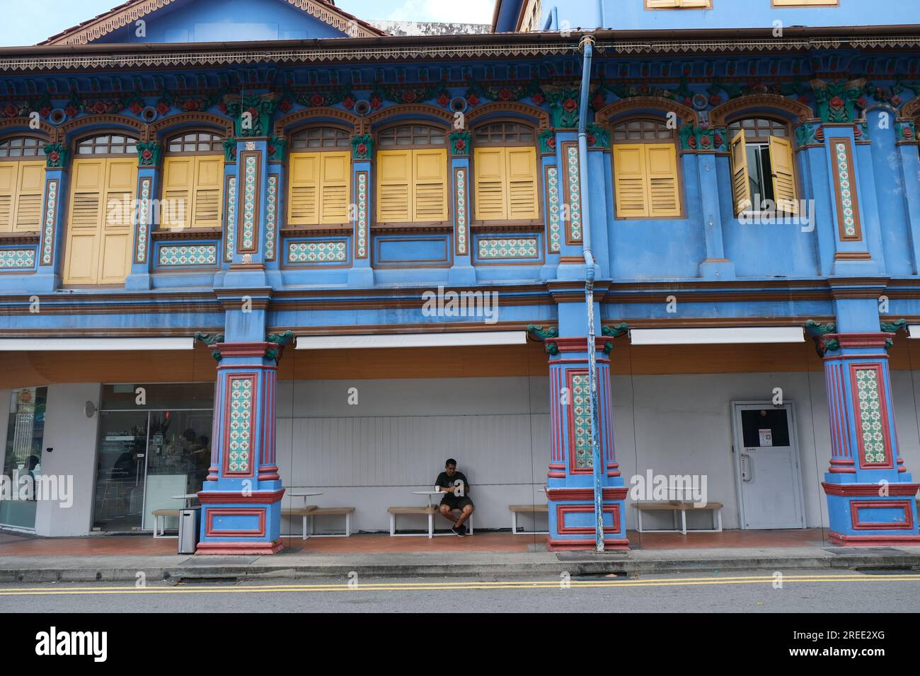 Café branché de Singapour dans un shophouse restauré sur Jalan Besar Banque D'Images