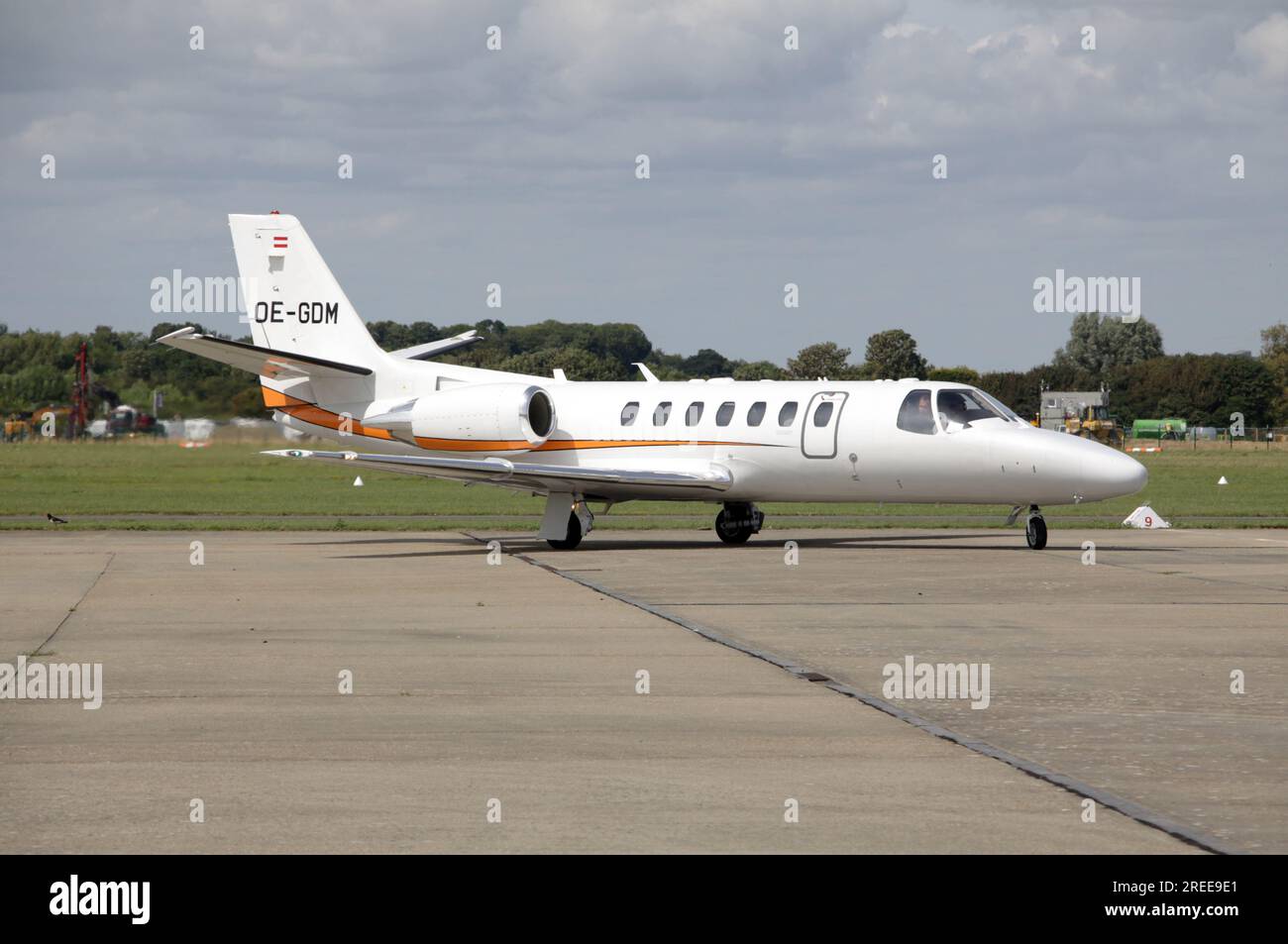 Un avion d'affaires Cessna 560 Citation encore opérant pour les taxis Flying Bulls sur la bretelle de l'aéroport de Brighton City Banque D'Images