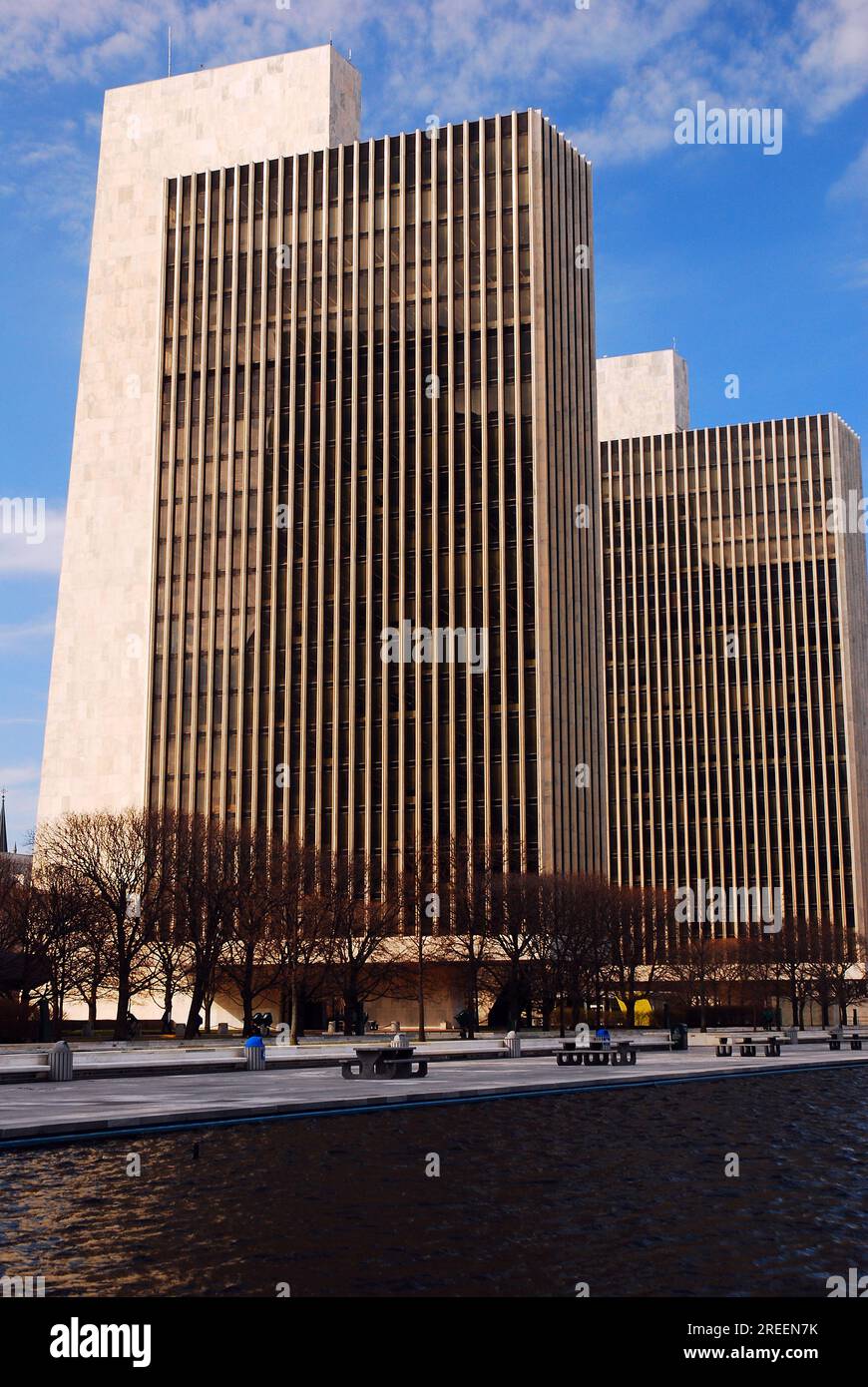 Towers of the Nelson Rockefeller Empire Plaza à Albany abrite le gouvernement de l'État de New York et est le centre politique de la région Banque D'Images