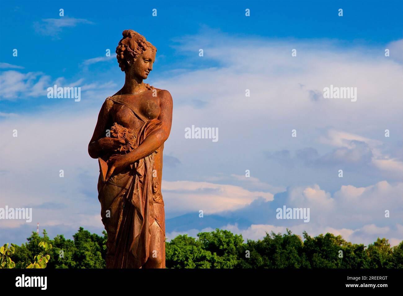 Sculpture d'une femme, Parco Maestranze, Parc, Villa Bellini, Catane, Vieille ville, vieille ville baroque, côte est, Sicile, Italie Banque D'Images