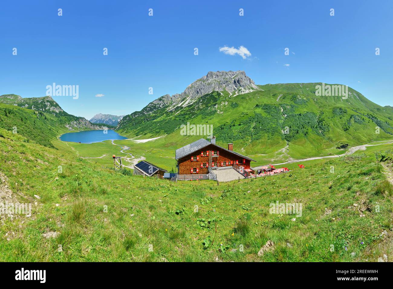 Tappenkarseehuette avec Wildkarkopf, lac de montagne, refuge, Radstaetter Tauern, zone de conservation du paysage, Kleinarl, Pongau, Salzbourg Banque D'Images