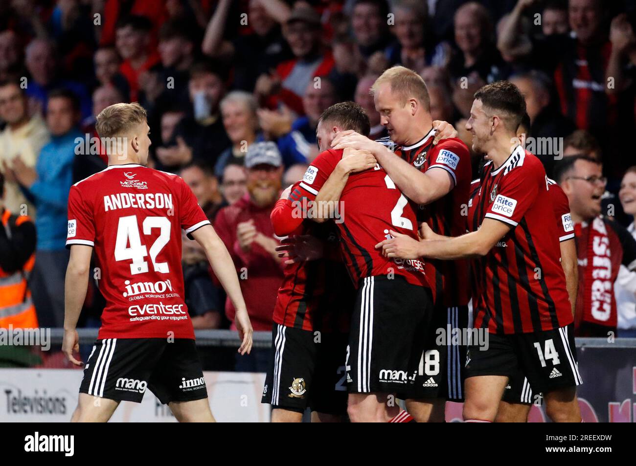 Les croisés célèbrent après que Erlend Dahl Reitan de Rosenborg BK ait marqué un but lors du deuxième tour de qualification de l'UEFA Europa Conference League, match de première étape à Seaview, Belfast. Date de la photo : jeudi 27 juillet 2023. Banque D'Images