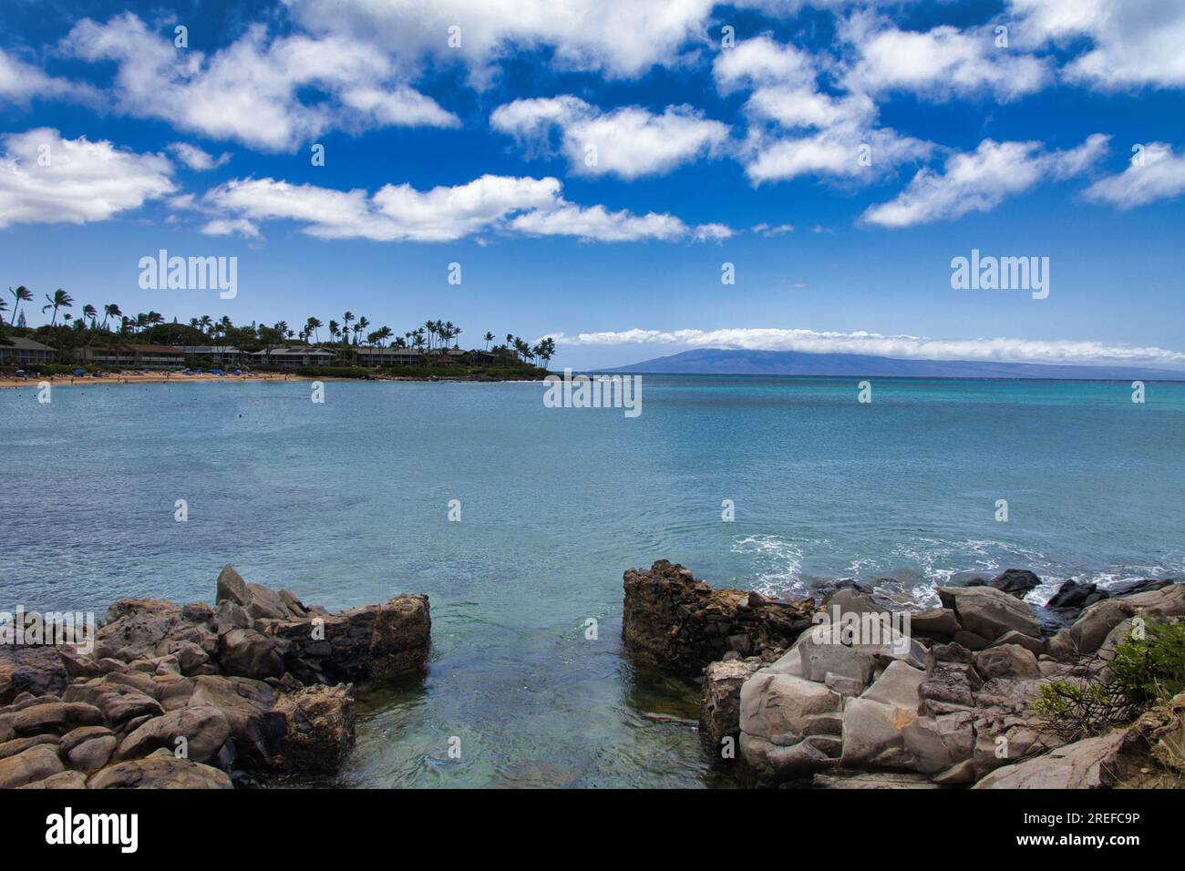 Vue depuis la côte de tje Napili jusqu'à Lanai. Banque D'Images