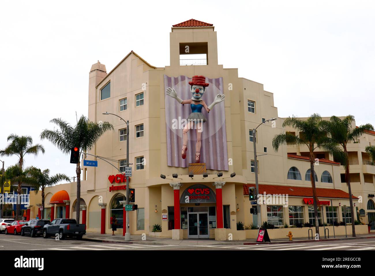 Venice (Los Angeles), Californie : CLOWNERINA The Giant Ballerina Clown of Venice par Jonathan Borofsky à l'intersection de Rose Ave et main Street Banque D'Images