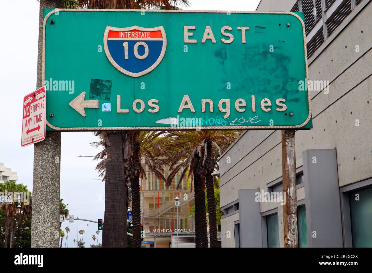 Santa Monica, Californie : panneau de direction I-10, Interstate 10 East vers Los Angeles Banque D'Images