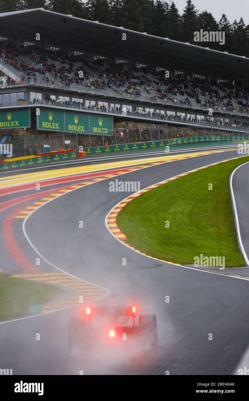Voiture Formule 2, illustration eau rouge, tribunes, gradins, lors de la 10e manche du Championnat FIA de Formule 2 2023 du 28 au 30 juillet 2023 sur le circuit de Spa-Francorchamps, à Stavelot, Belgique Banque D'Images